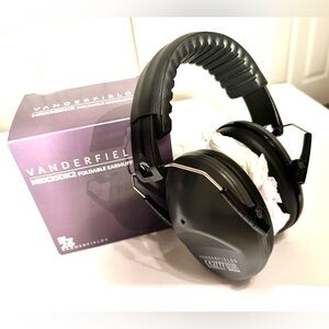 Vanderfield Black Foldable Noise Canceling Earmuffs, New in Box